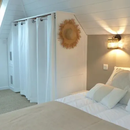 Holiday home Maison De Charme Sur Les Quais Port De St Goustan *